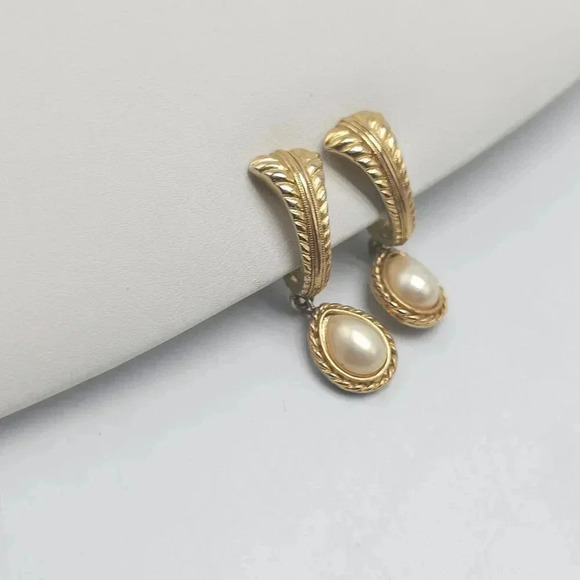 Vintage Trifari Clip-On Earrings With Faux Pearls & Gold-Tone Finish - Picture 2 of 4